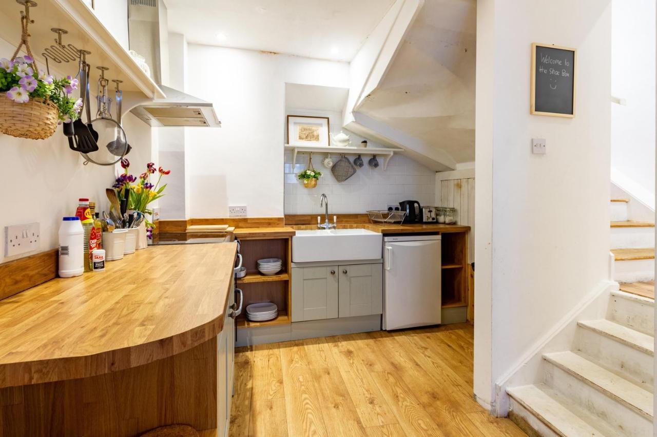 The Shoe Box Cottage With Allocated Parking Malmesbury Exterior photo